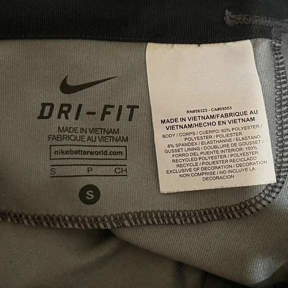 Women’s Nike Dri-Fit black and geometric patterned leggings, Size Small - Picture 4 of 4